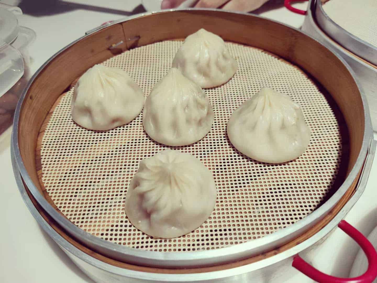 盒马的老盛昌汤包比淘宝的划算还好吃